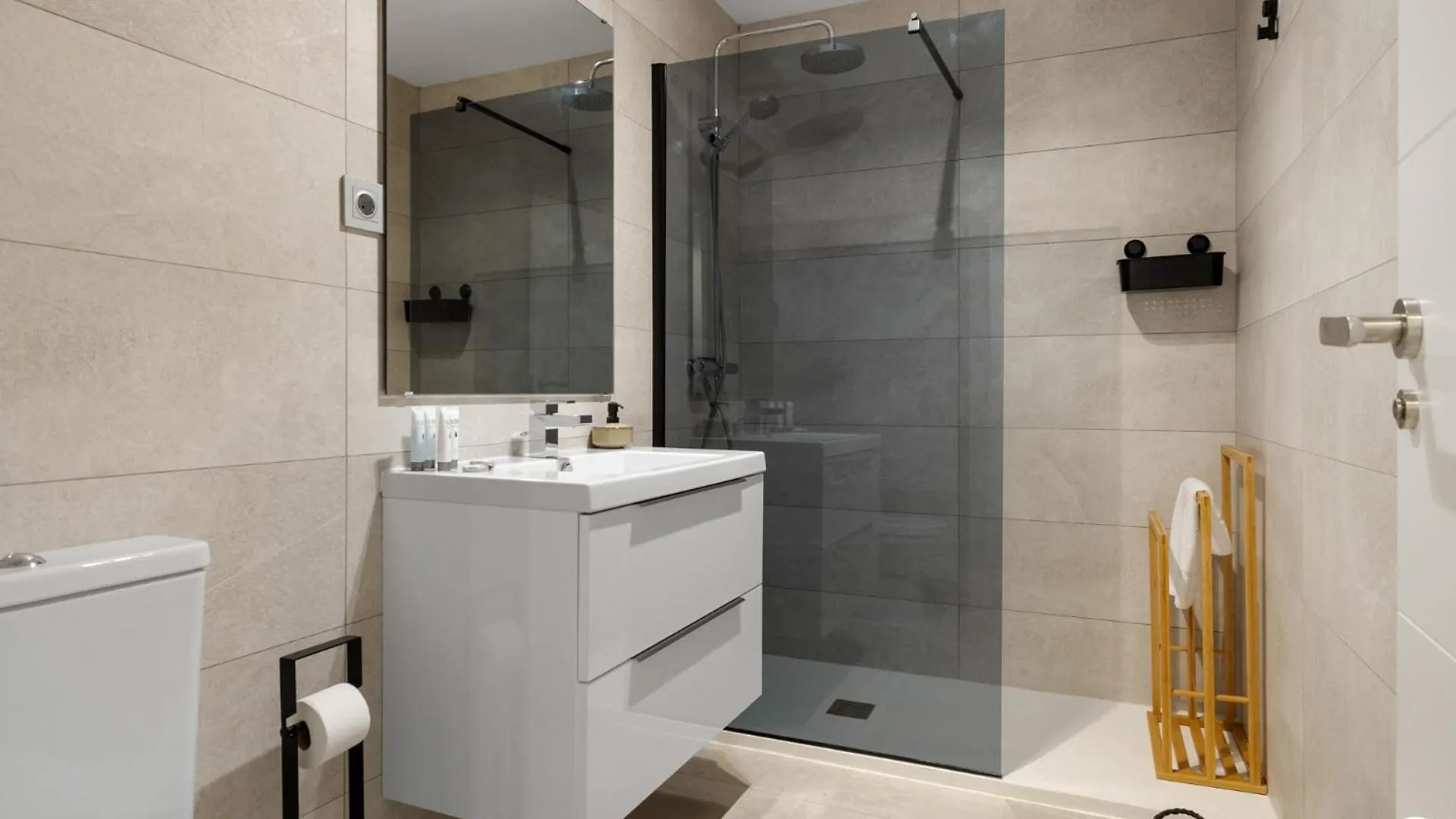 Daire Vivi Homes - Blossom Pool, Gym & Terrace Benalmádena