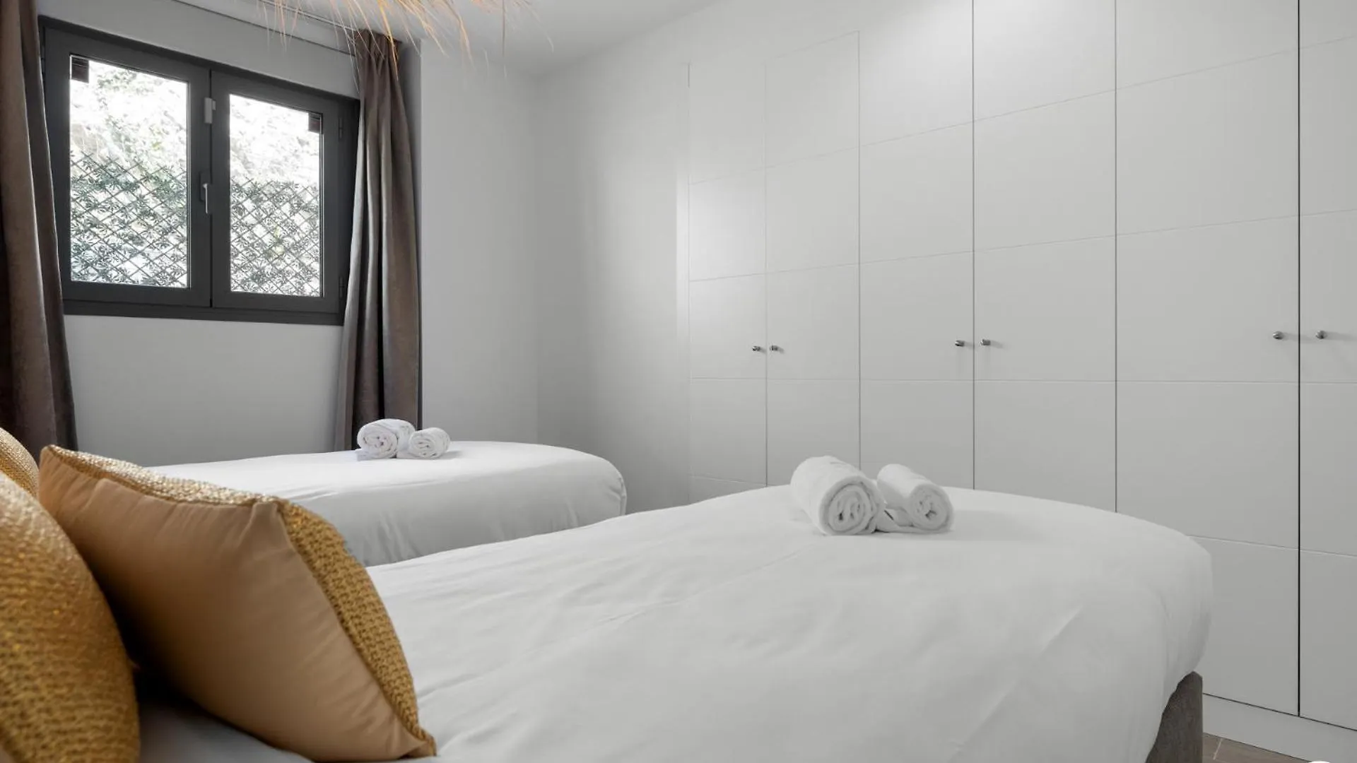 Daire Vivi Homes - Blossom Pool, Gym & Terrace Benalmádena İspanya