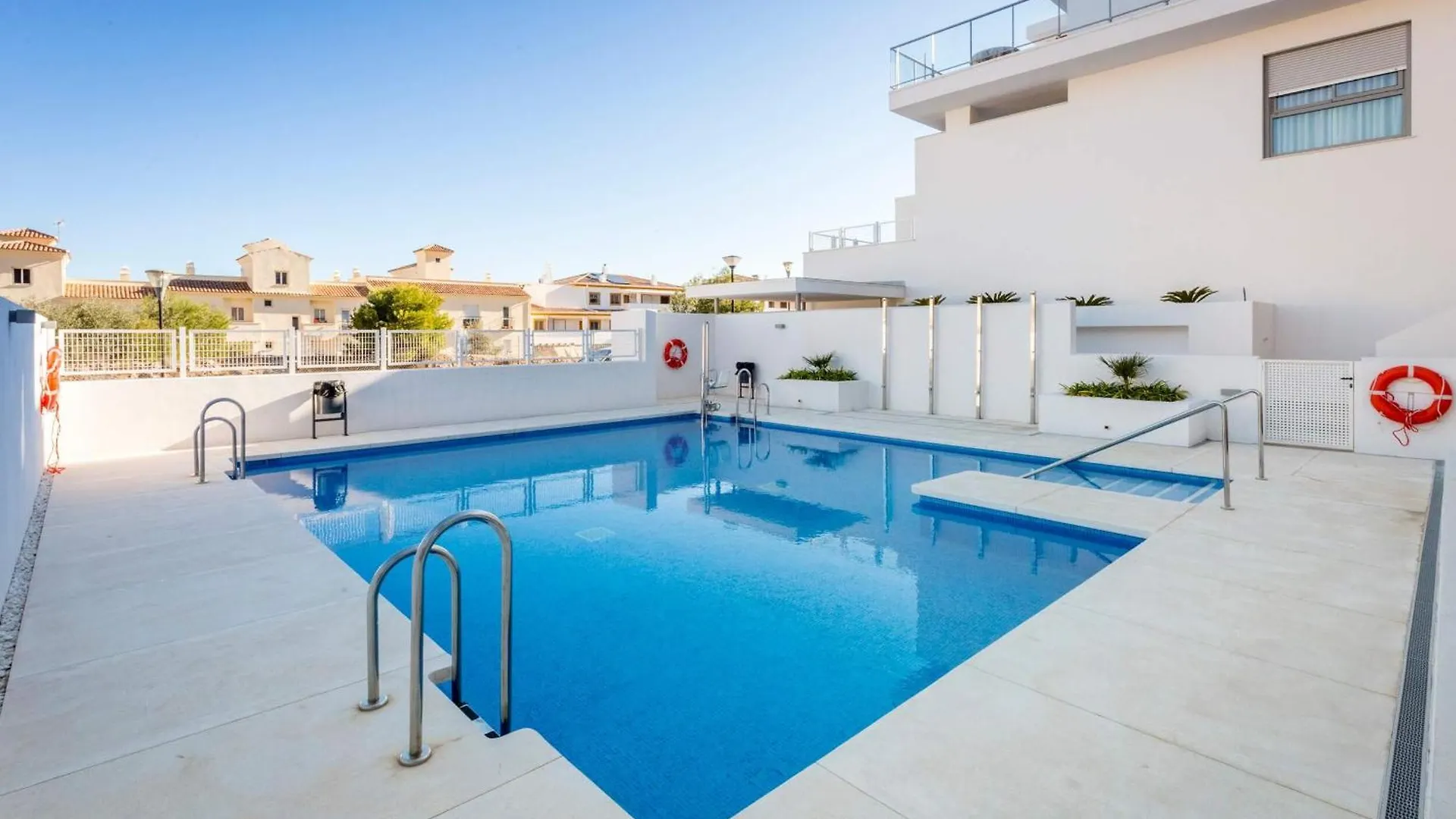 Vivi Homes - Blossom Pool, Gym & Terrace Benalmádena İspanya